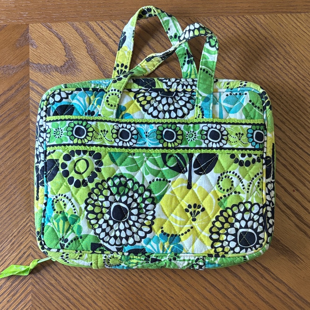 VERA BRADLEY Lime's Limes Up Good Book Bible Cover Floral Green Yellow Teal